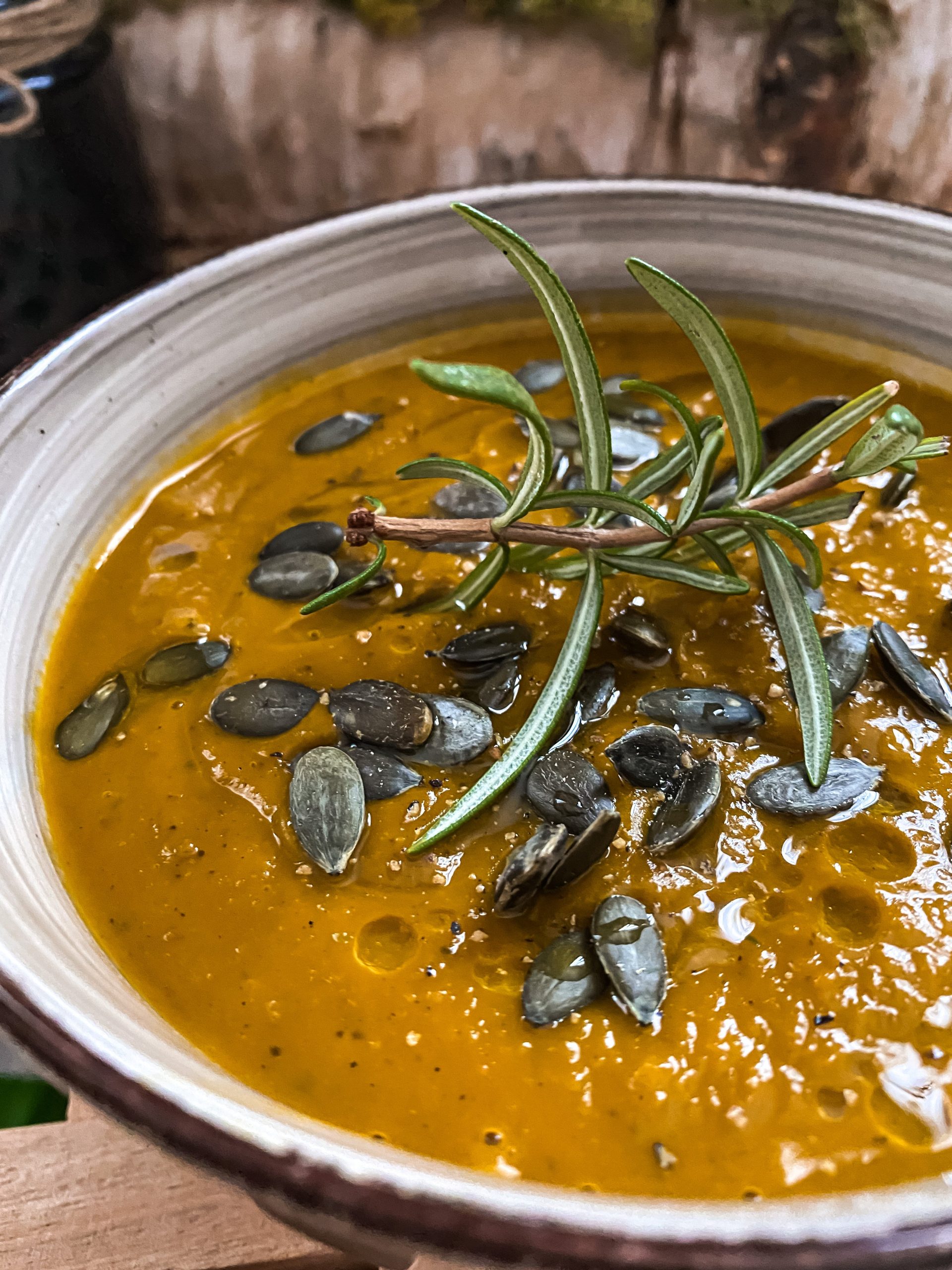 Al momento stai visualizzando Vellutata di zucca ai chiodi di garofano