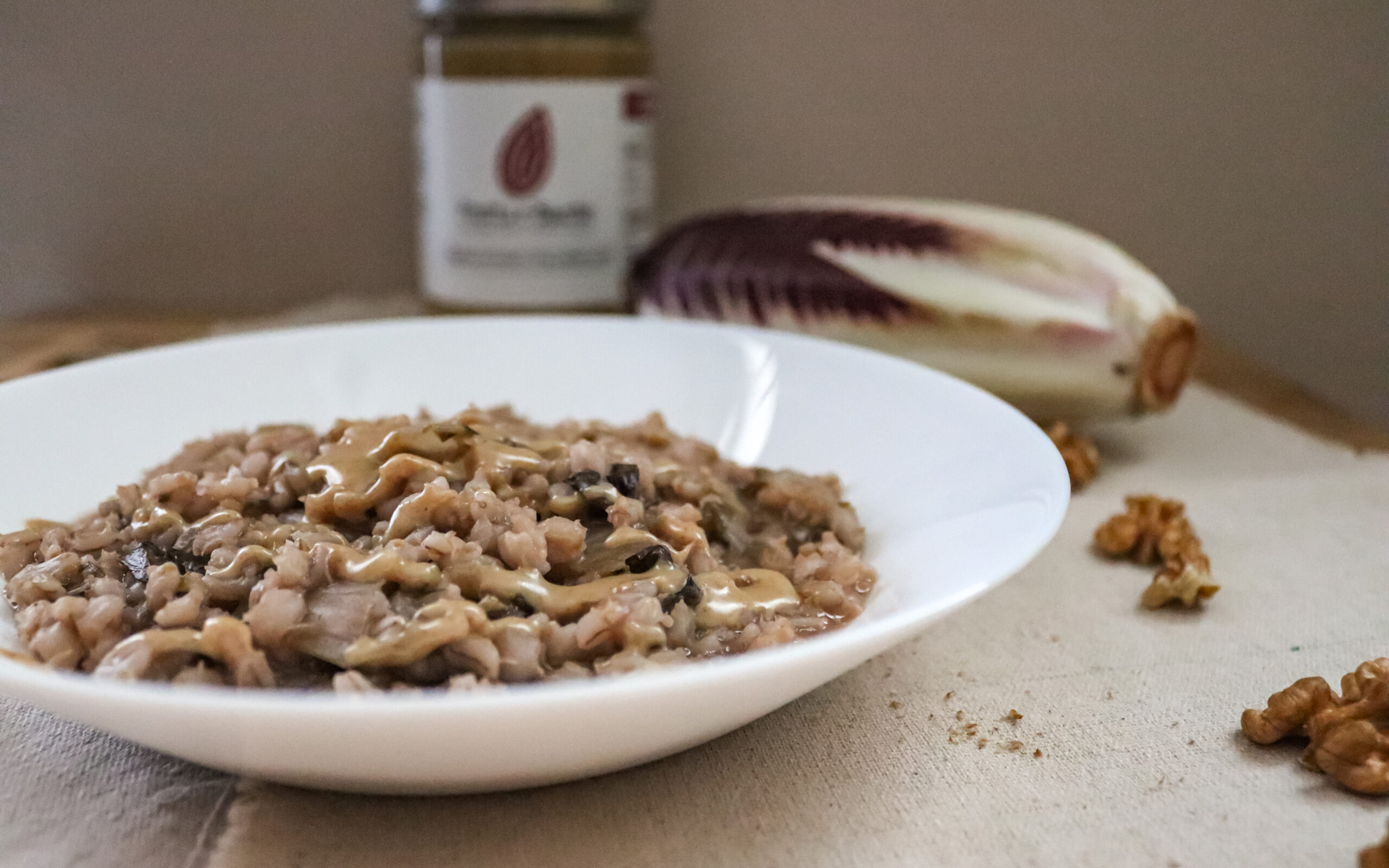 Orzotto radicchio e crema di noci